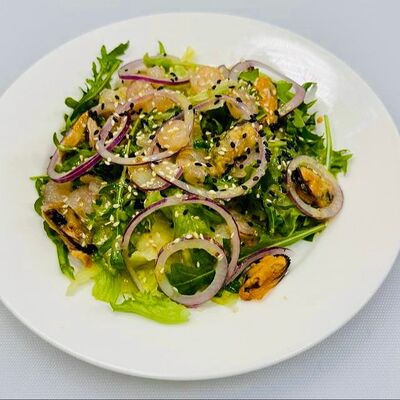 Салат с Микс-морепродуктами в Суши NEW Пицца по цене 415 ₽