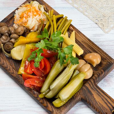 Ассорти домашних солений в Ресторан Пар при центральных банях по цене 650 ₽