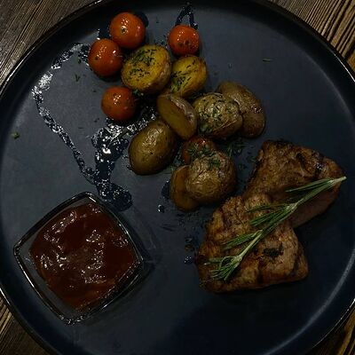 Мини-стейк из свиной вырезки в RAKETA по цене 870 ₽