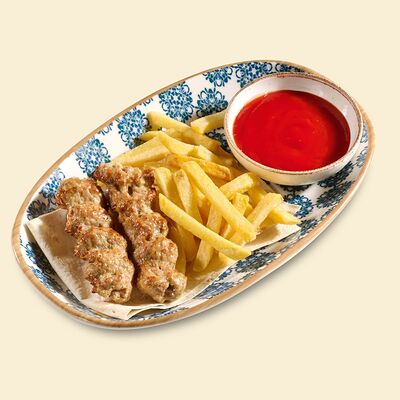 Куриный кебаб с картофелем фри в Ялла по цене 750 ₽