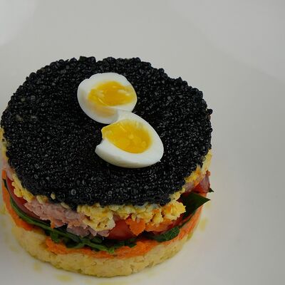 Мимоза с речной рыбой в Черная река по цене 550 ₽