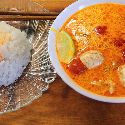 Суп Том ямв Шницельная по цене 420 ₽