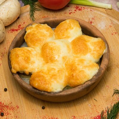 Грибы, запеченные с сыром в Гурман студия по цене 450 ₽