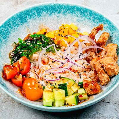 Боул с курицей карааге в Newbar по цене 540 ₽