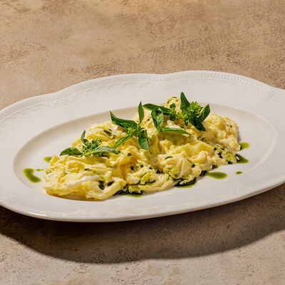 Скрембл в Cafe Sisi по цене 320 ₽