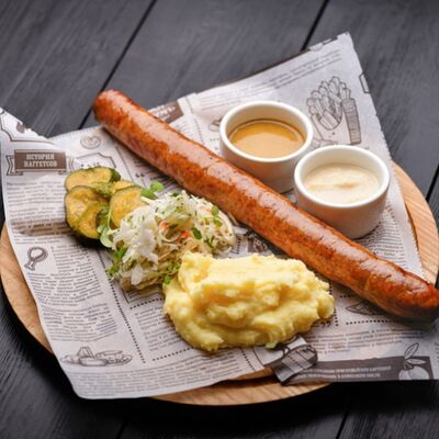 Кёнигсбергская 30-сантиметровая колбасав Британника по цене 696 ₽