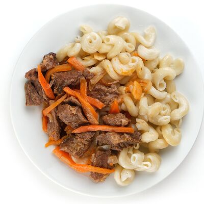 Гуляш из говядины с рожками в Три жены по цене 239