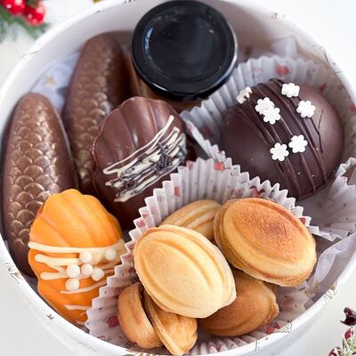 Подарочный бокс Ассорти сладостей №1 в Tortterry по цене 1850