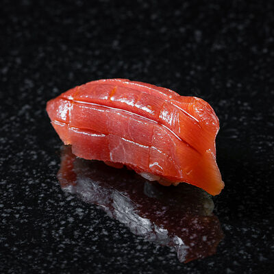 Суши Тунец Аками в Kappou Hiroki Arakawa по цене 1600 ₽