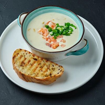 Сливочный суп Чаудер в Mesto Sushi & Grill по цене 590 ₽