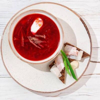 Борщ с говядиной в Матрёшка по цене 510 ₽