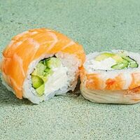 Ролл Филадельфия Виктория в SAKURA SUSHI PREMIUM