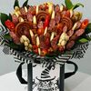 Колбасный букет в шляпной коробке на хеллоуин в Дарите красиво по цене 4890