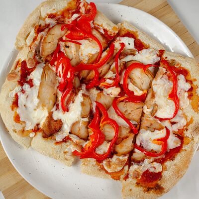 Пицца курица и перец (28 см) в Разные Зерна по цене 760 ₽