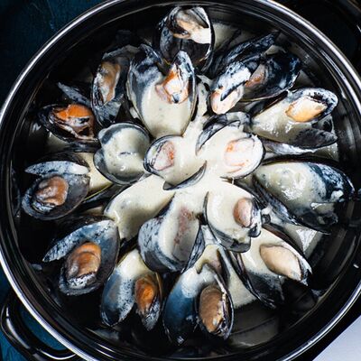 Мидии в сливочном соусе с горгонзолой в LOMONOSOV RAKOVARNYA по цене 1308 ₽