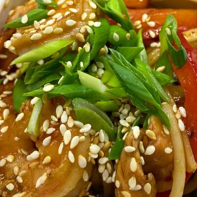 Лапша Вок с креветками в Pizza-Sushi по цене 570 ₽