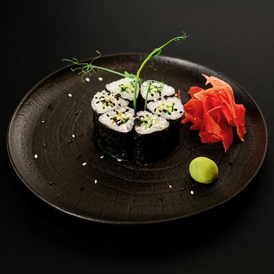 Ролл с огурцомв Oji по цене 280 ₽