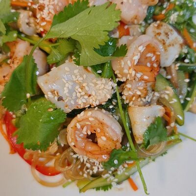 Миен Чон Хай Шан - Фунчоза с морепродуктоми овощами в Кафе Pho Ханой по цене 699 ₽