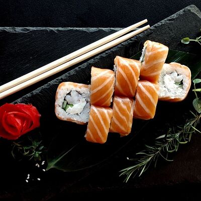 Филадельфия с креветкой в Sufish по цене 620 ₽