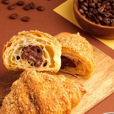 Круассан Нутеллав Уголок по цене 450 ₽