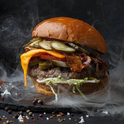 Бургер Джек фирменный в Изи Паб по цене 895 ₽