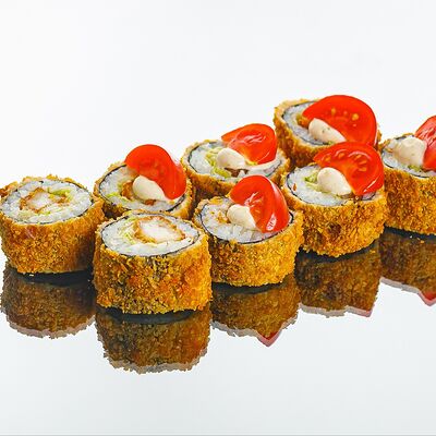 Теплый Цезарь-ролл в Rolls Bar по цене 402 ₽