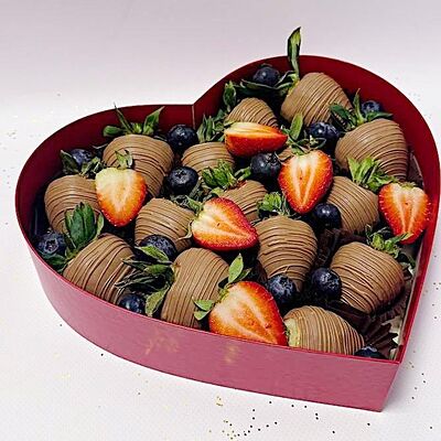 Клубника в шоколаде большое сердцев Кондитерская VO по цене 4000 ₽