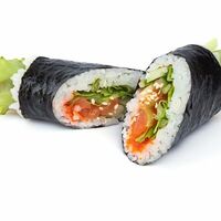 Хафу с лососем в Good Sushi