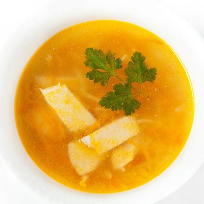 Суп с куриной грудкой и лапшой в Фитнес меню по цене 360 ₽