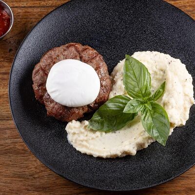 Бифштекс в Cernovar по цене 880 ₽