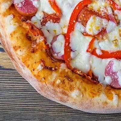 Пицца Баварская большая в Винъярд по цене 820 ₽