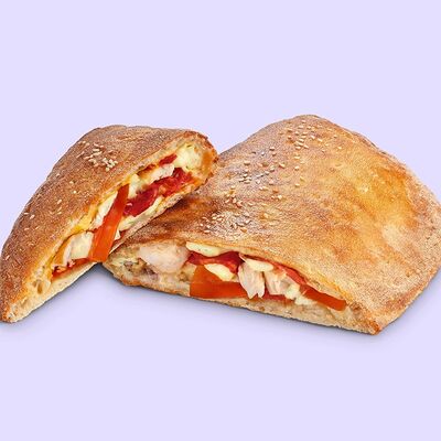 Кальцоне пепперони с томатами Max в Комбо по цене 450 ₽