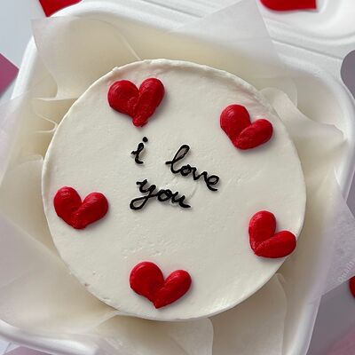 Бенто-торт мини Love в Любовь есть по цене 1950 ₽