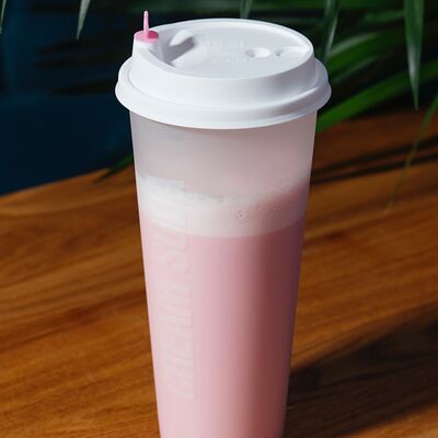 Розовая матча с клубникой в Cream Soda по цене 390 ₽