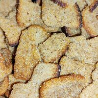 Гренки со вкусом чеснока в Баерн паб