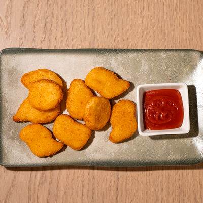 Наггетсы куриные с кетчупом в Наша хвоя по цене 450 ₽