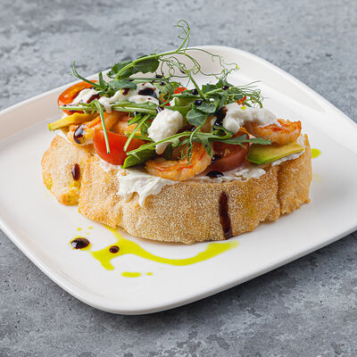 Брускетта с креветками, авокадо и страчателлой в Terra&Mare по цене 590 ₽