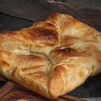 Хачапури из слоеного теста в Кацо