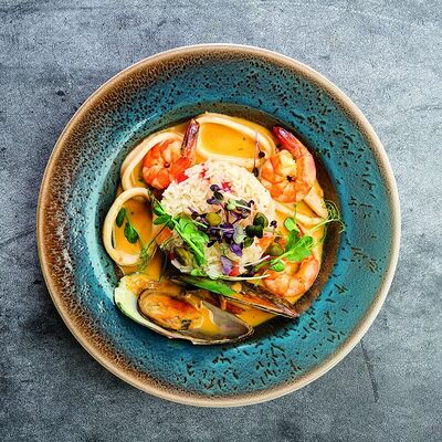 Рис с морепродуктами в соусе том ям в Duran Bar & Grill по цене 490