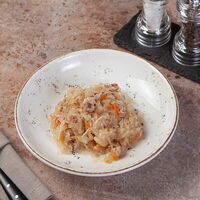 Тушеная капуста с беконом в Преснявары Бар