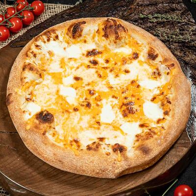 Пицца Четыре сыра 33см в Пицца Пала по цене 875 ₽