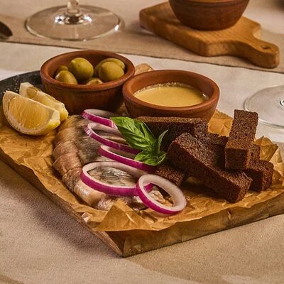 Сельдь с луком и гренками в Месхети по цене 810 ₽