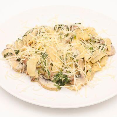 Паста феттуччине с говядиной и шпинатом в Hot-Pizza по цене 435 ₽