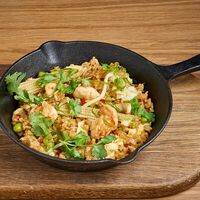 Жареный рис с морепродуктами в Клёво