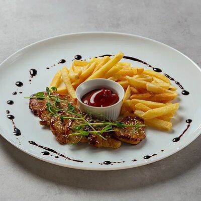 Курочка в горчично-медово глазури с картофелем фри в КафеАллея по цене 600 ₽