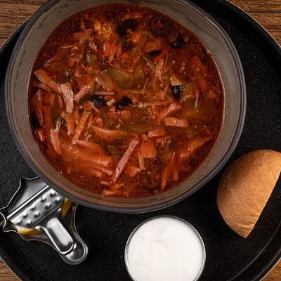 Суп Солянка сборная мясная в Cernovar по цене 495 ₽