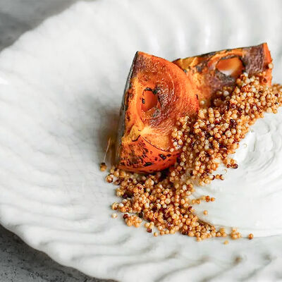 Творог, пряный нектарин, попкорн из киноа в Luwo по цене 790 ₽