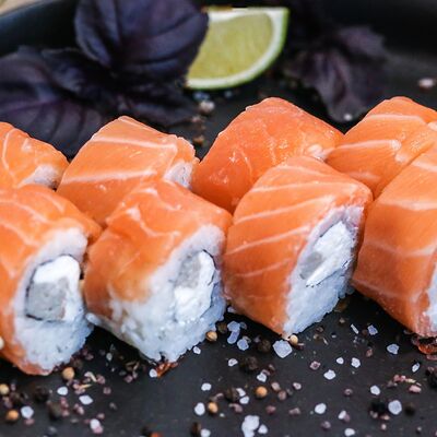 Ролл Красный дракон в Баба роллс по цене 480 ₽