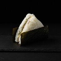 Онигири с курицейв Rollik