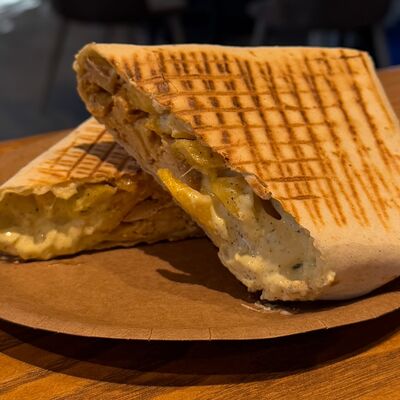 С говядиной в Ками cafe club по цене 632 ₽